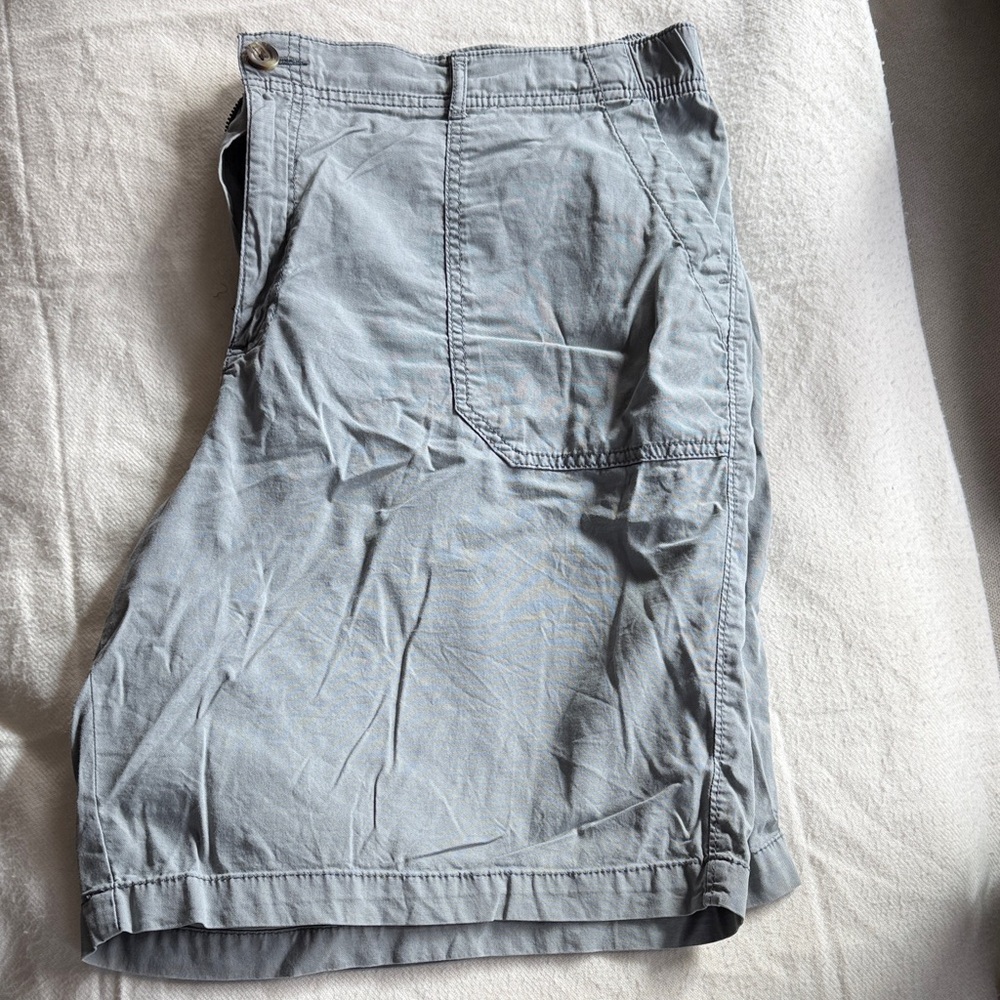 Sonoma women green Cargo Shorts.  Size 2X.  Like new.